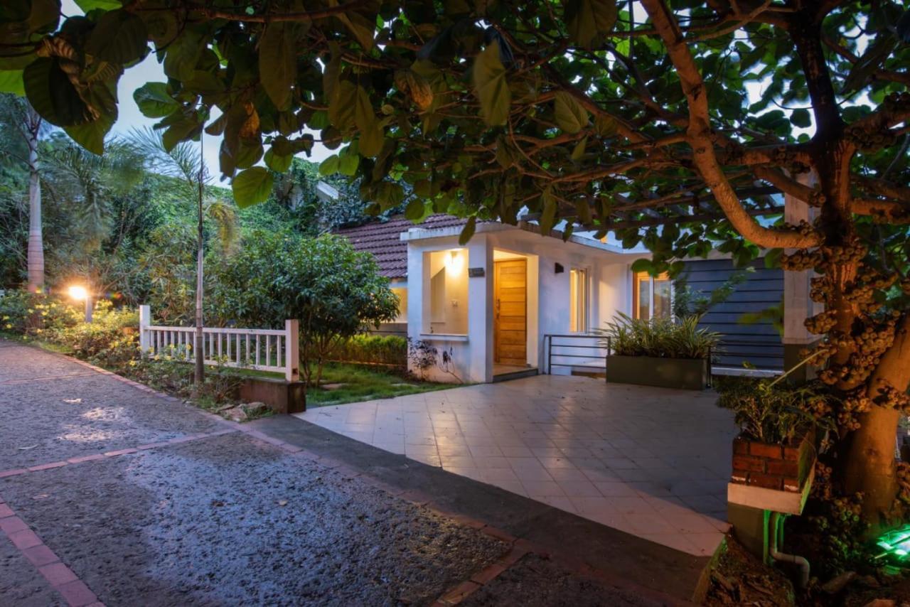 Dazzle Villa Resort 칼파타 외부 사진